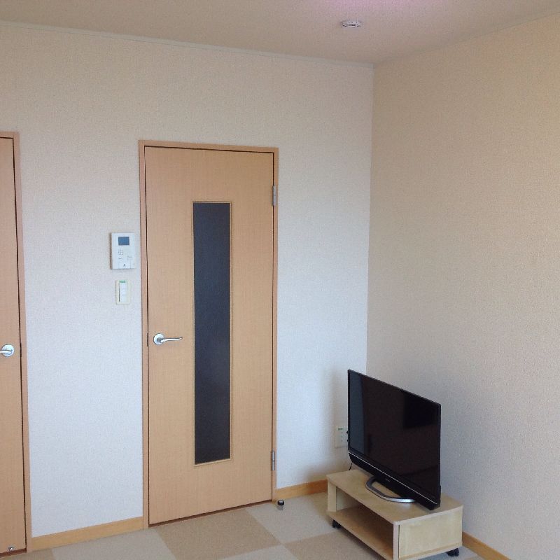 レオパレス本宮インター 玄関