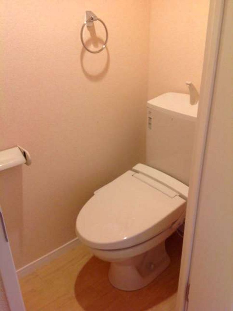 LEONEXT Kanfurie Toilet