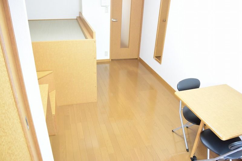 レオパレス富士見台 居間