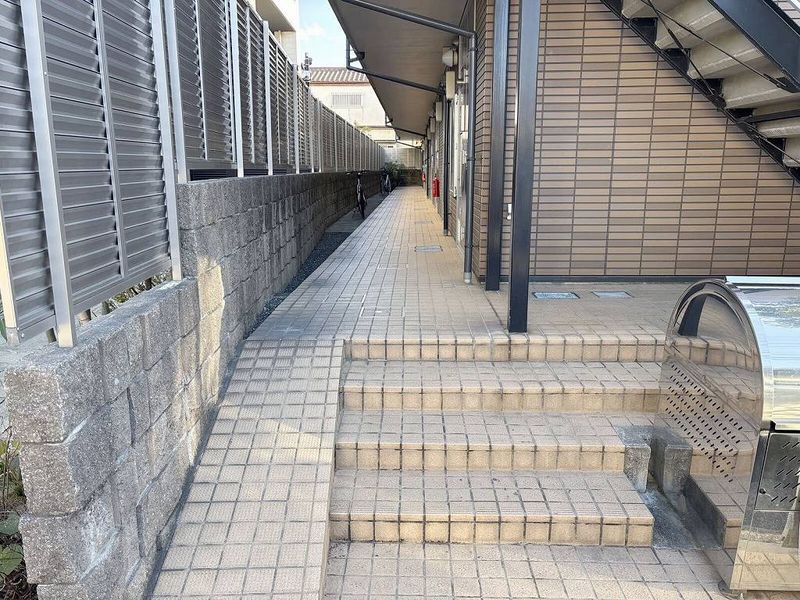 レオパレスフィールド　Ⅰ エントランス