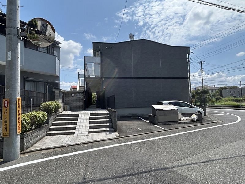 レオパレスソルヴェーグ 外観