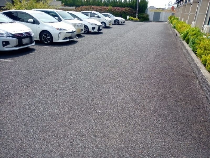 レオパレス泉壱番館 駐車場