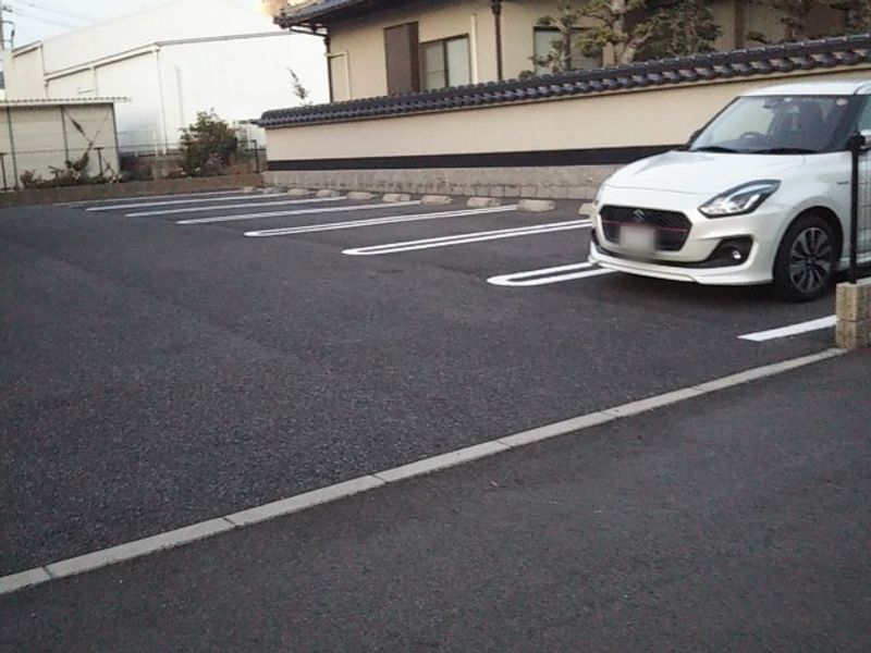 レオネクストこーぽ谷本Ⅲ 駐車場