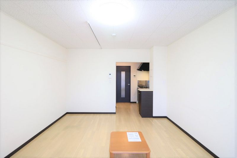 レオネクスト園部木崎町 居間