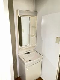 レオパレスＨＯＮＧＯ 洗面台