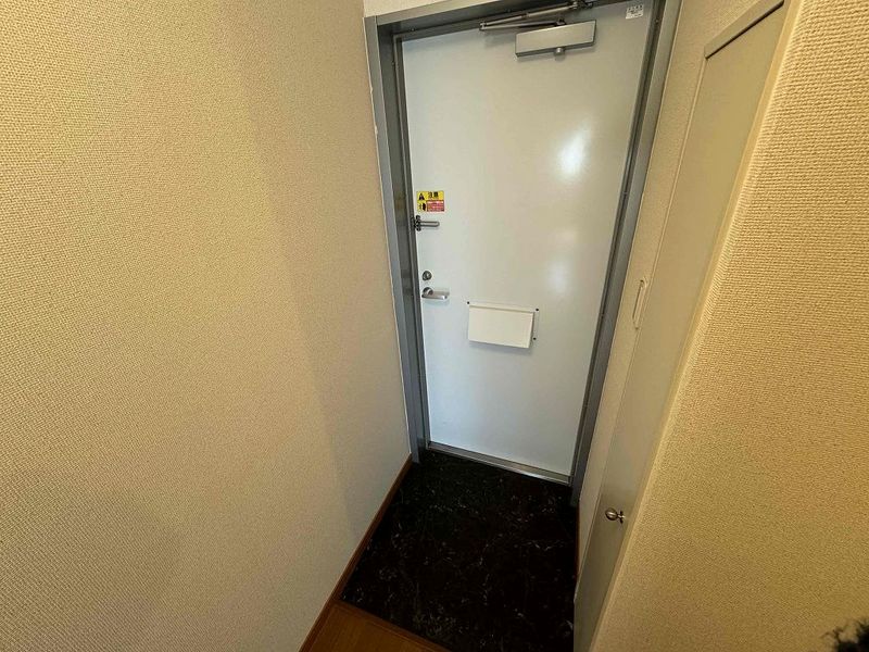 レオパレスメイセイⅢ 玄関
