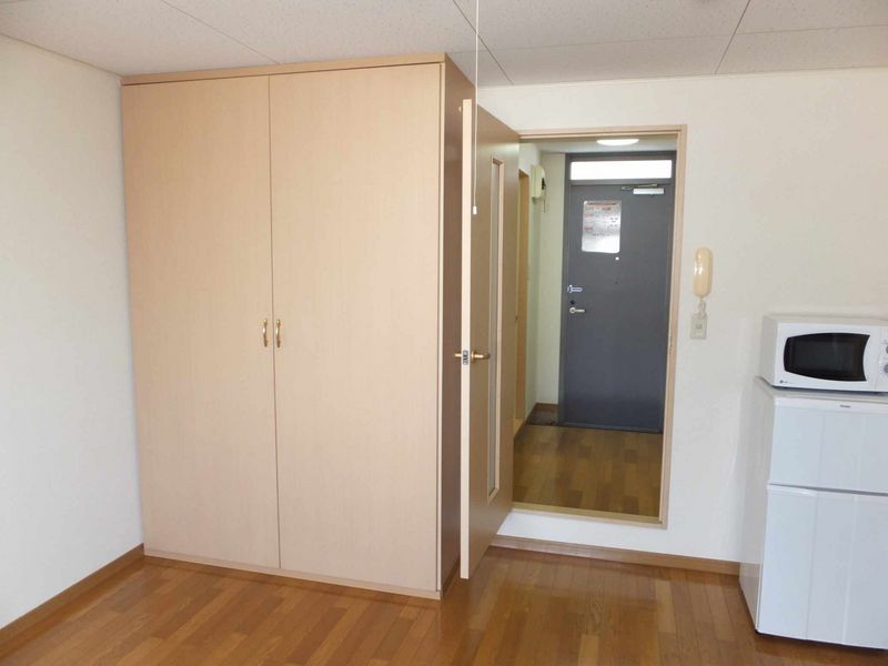 レオパレスレギューム 居間