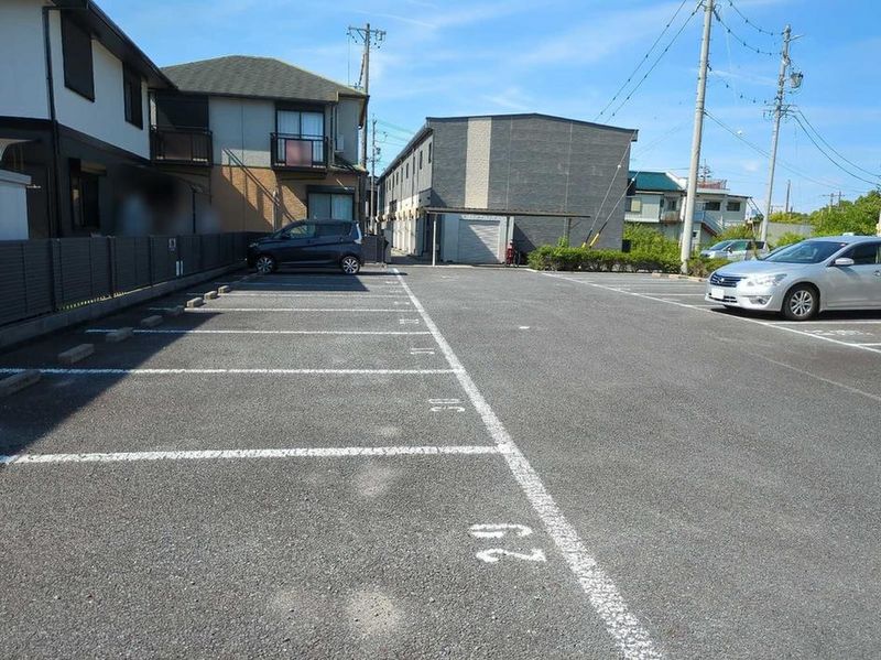 レオパレスエレガンス　サトウⅠ 駐車場