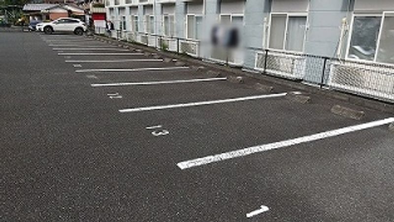 レオパレスマメゾン 駐車場