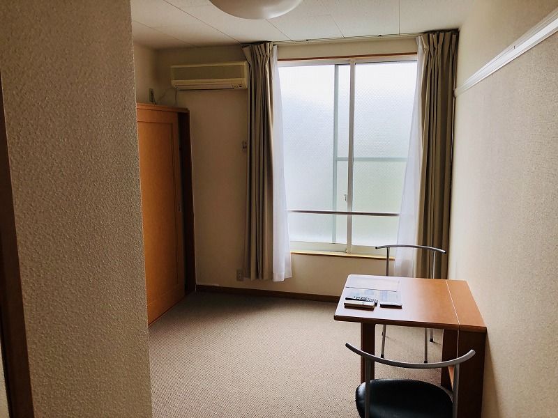レオパレスルミエール 居間