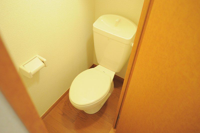 レオパレスアンパイヤー トイレ