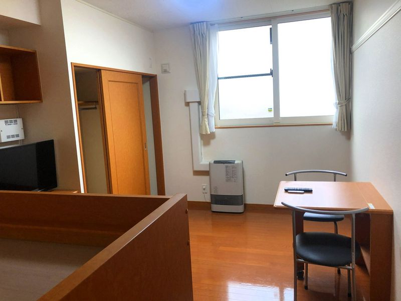 レオパレスフロンティア 居間