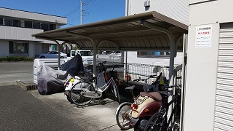 レオパレスカモミール 共用部分