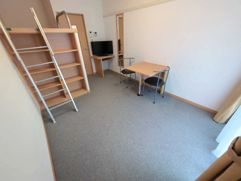 レオパレス２１リバーアイランド 居間