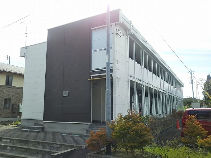 レオパレス西大通り エントランス