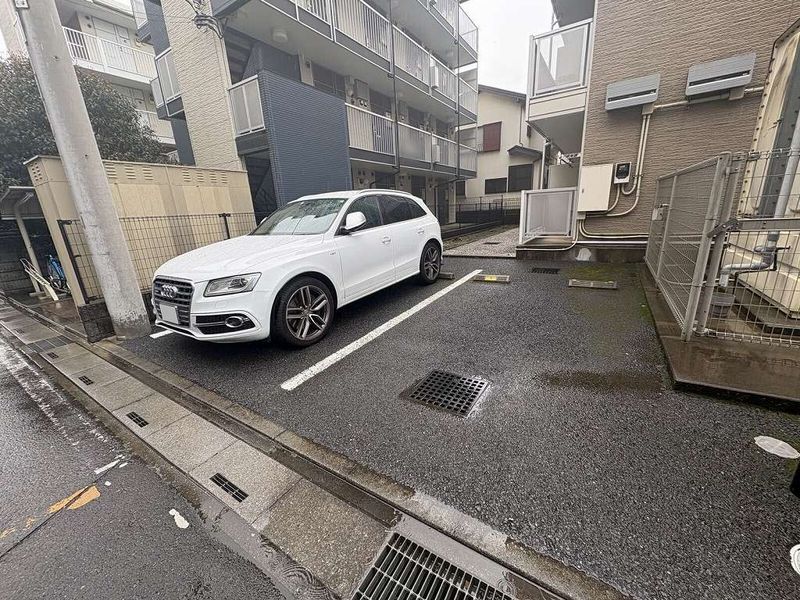 leopalace Crew of Island Parking lot