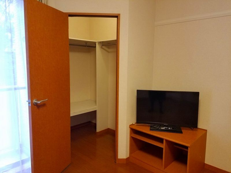 レオパレスオアシス 収納