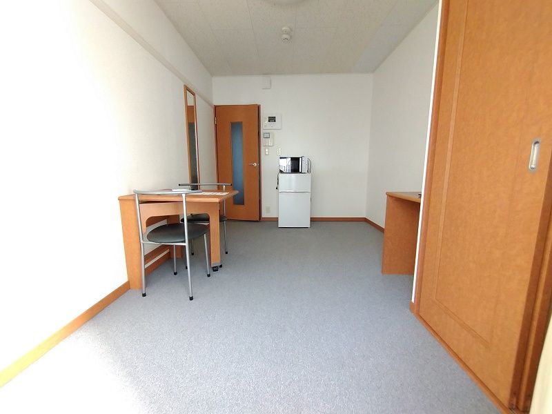 レオパレスアルテ駒沢大学 居間