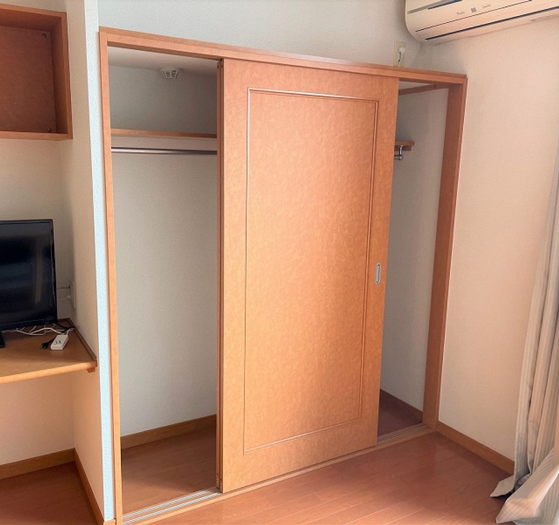 レオパレスコスモハイツ 収納