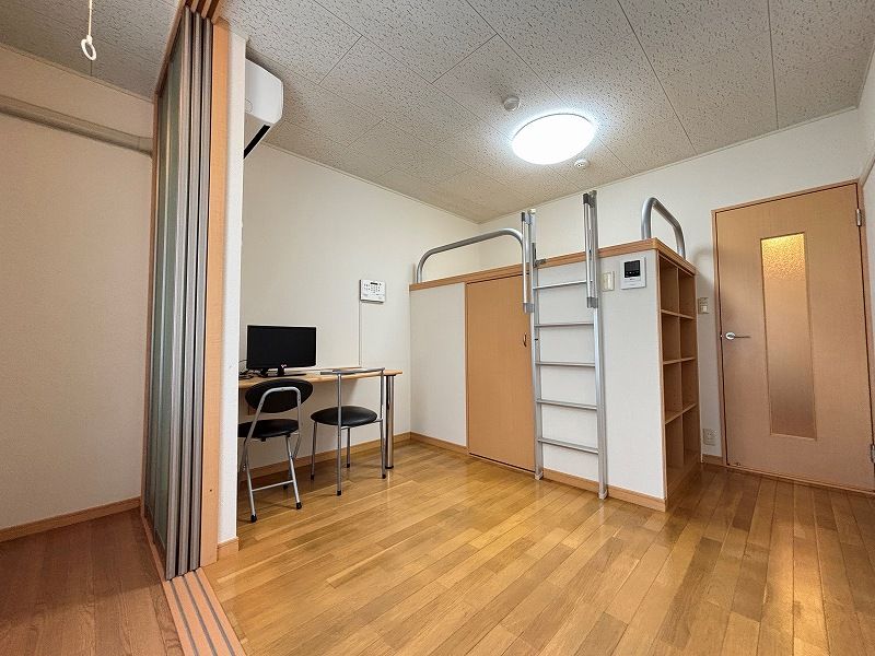 レオパレス岸和田５ 居間