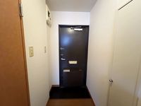 レオパレスアムール 玄関