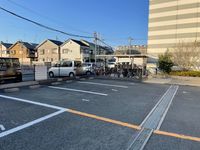 レオパレスソレイユⅢ 駐車場