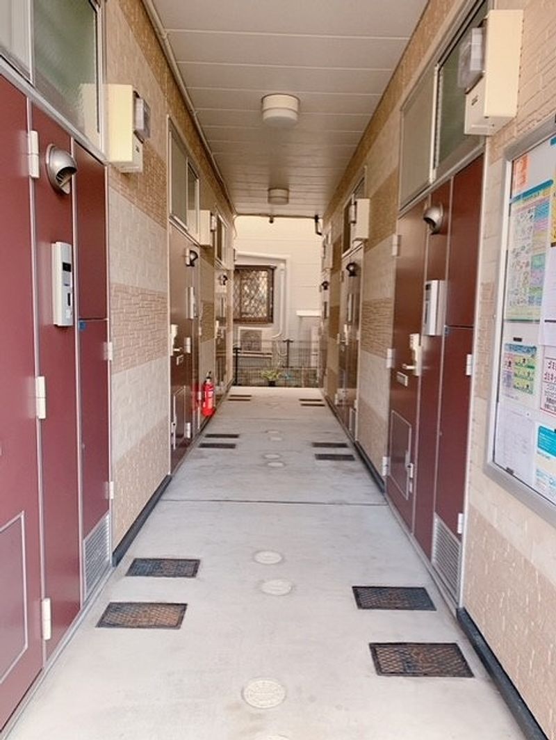 レオパレスリバー２８ エントランス