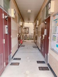 レオパレスリバー２８ エントランス