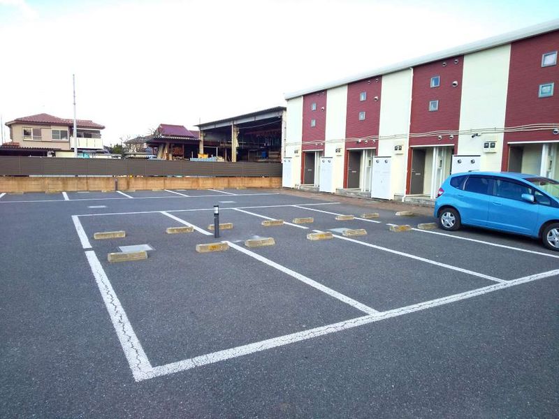 レオネクストビィグラッドⅡ 駐車場