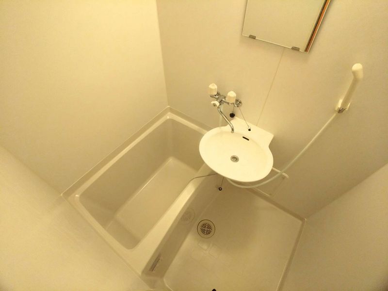 レオパレスコンフォール中野 風呂