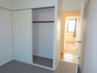 レオパレストゥロイメ 寝室