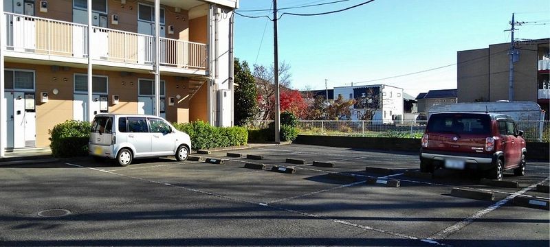 レオパレスノビア　カーサ 駐車場