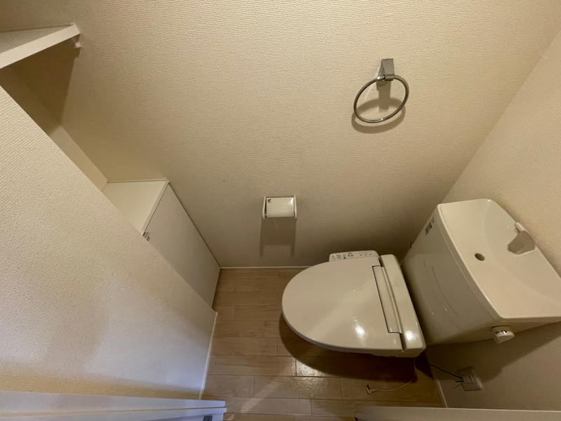 MIRANDA Yui Nhà vệ sinh