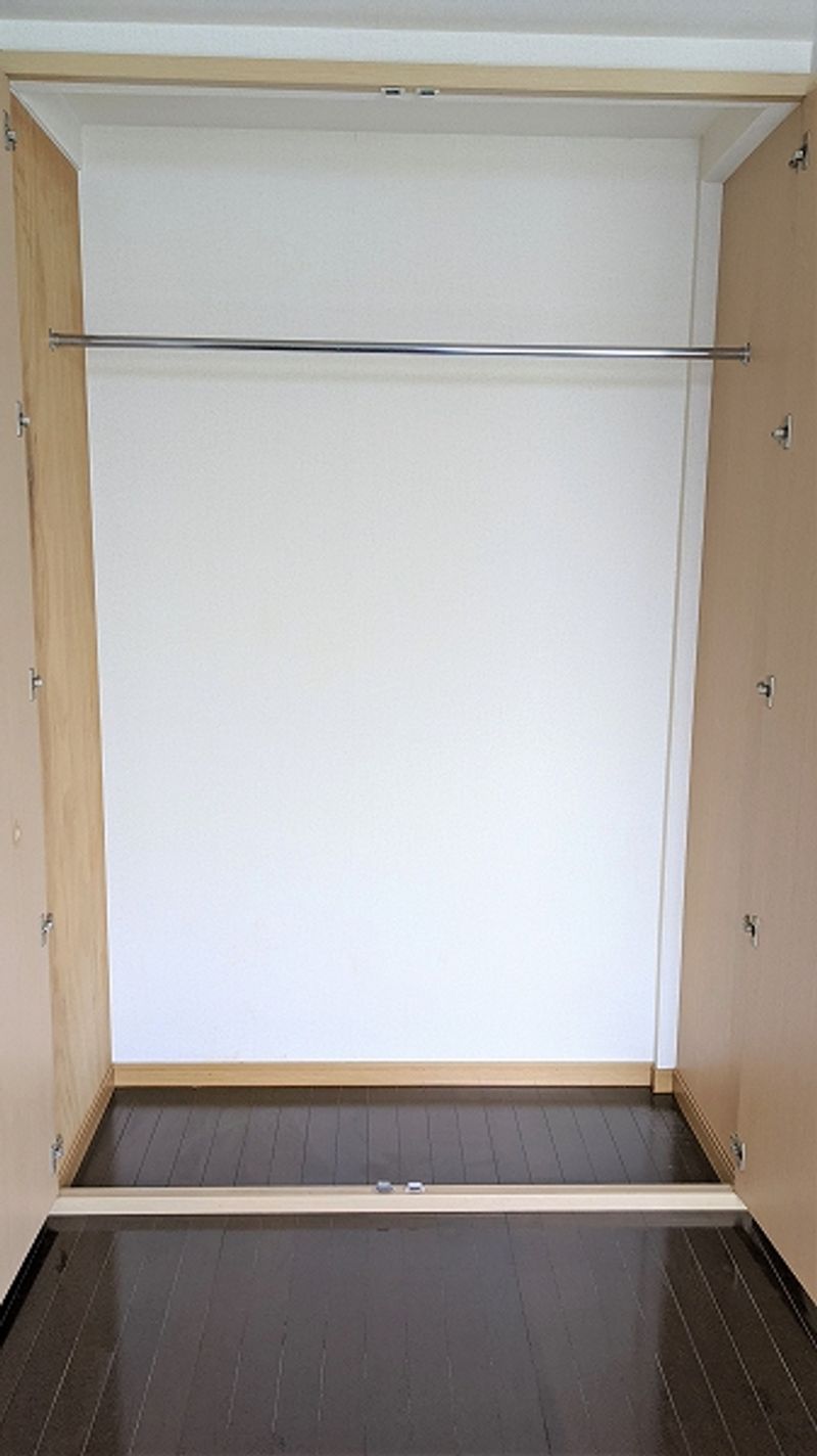 レオパレス向田 収納