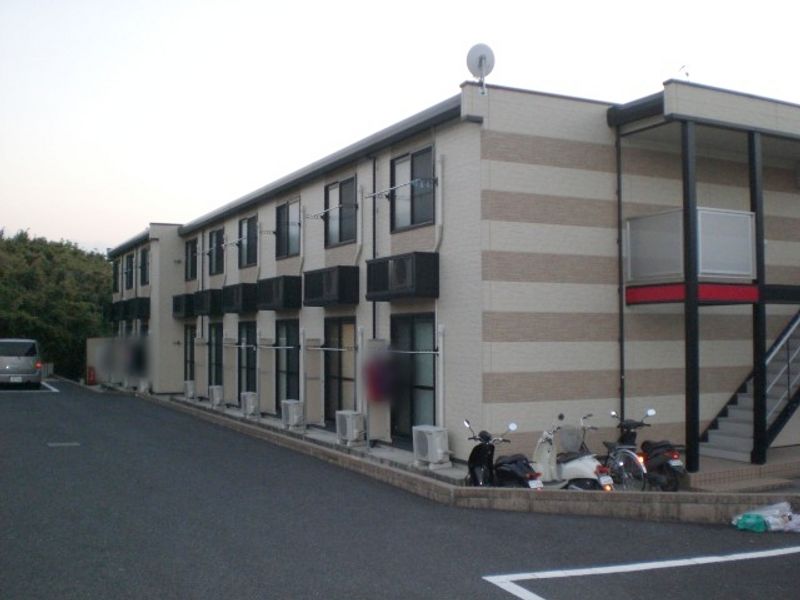 レオパレスコンクエスト下小塙 外観
