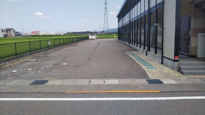 レオパレスハイツハレルーヤ 駐車場