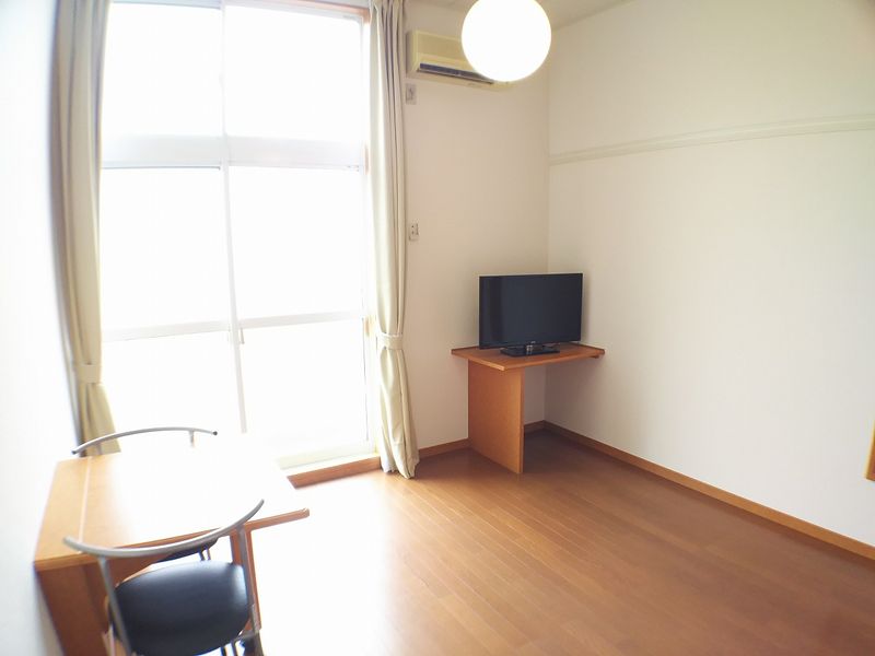 レオパレス中之谷Ⅰ 居間