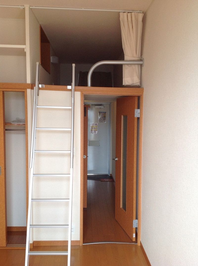 レオパレスさくら 居間