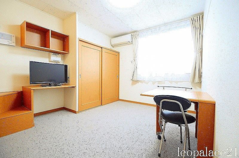 レオパレスル　シェルＡ 居間