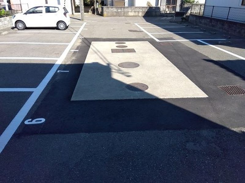 レオパレスＭＹツール 駐車場