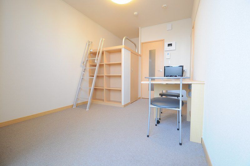 レオパレスフラックス 居間