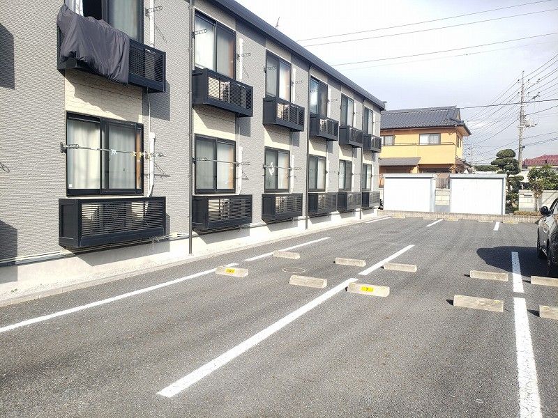 レオパレスくおれ 駐車場