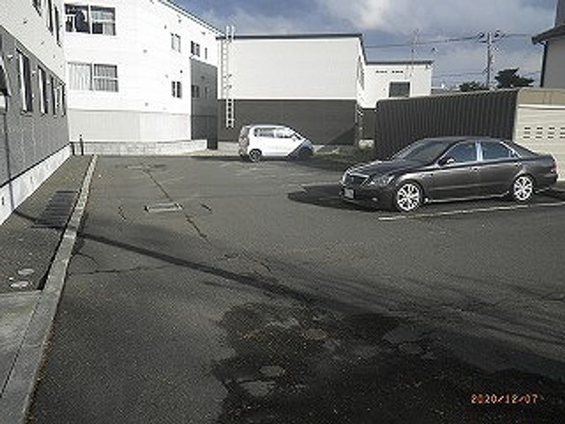 レオパレスリベェールⅡ 駐車場
