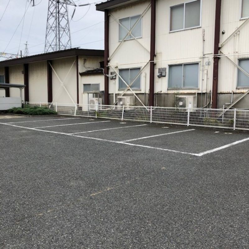 レオパレスソフィア　ガクショウ 駐車場