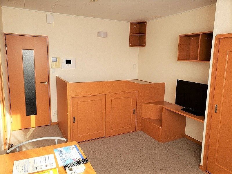 レオパレスグリーンパーク 居間