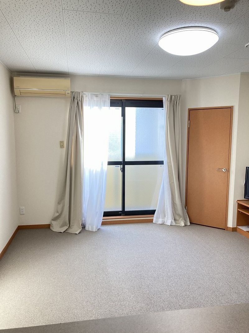 レオパレス蔵 居間