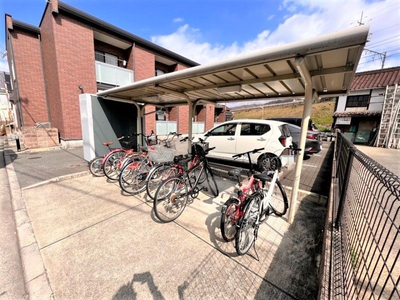 レオネクストリバーサイド柏原 共用部分