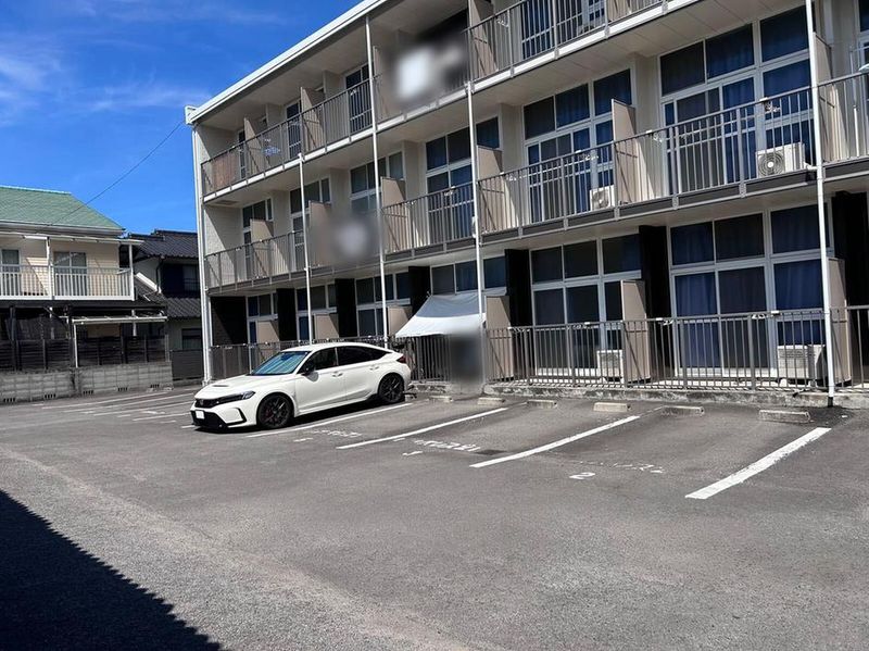 レオパレス栗林 駐車場