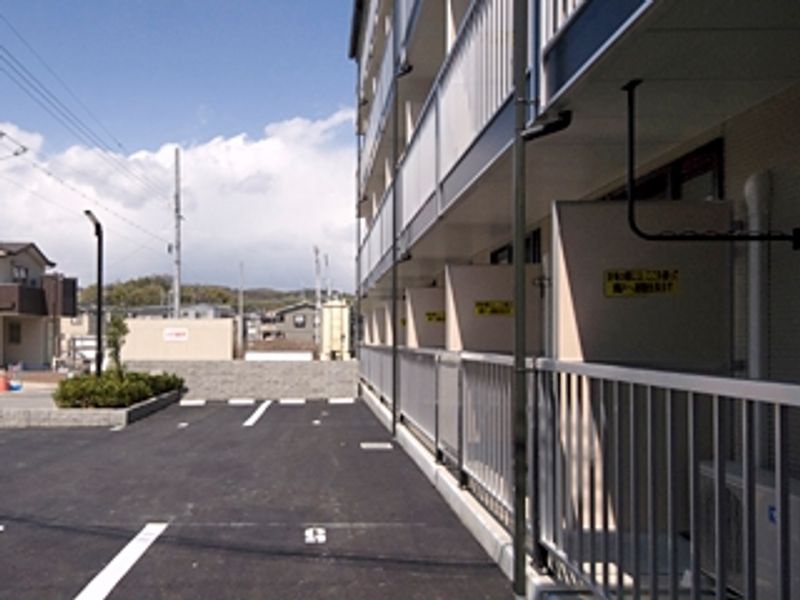 レオパレスインパクトⅡ 駐車場