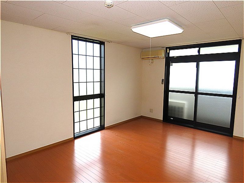 レオパレスクレール 居間